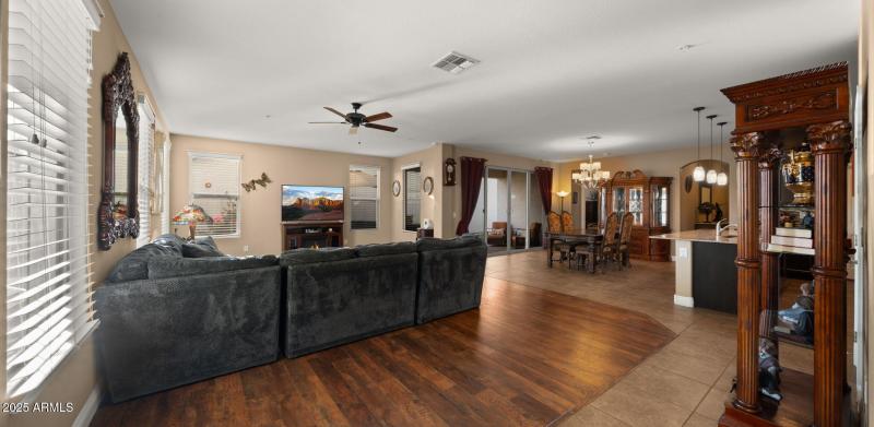 10-web-or-mls-Great Room11