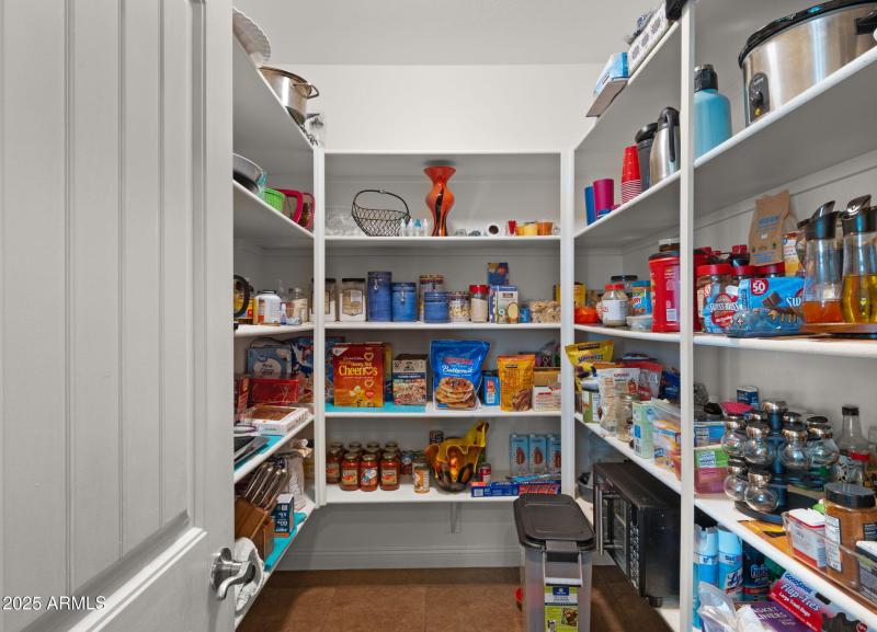 19-web-or-mls-Pantry