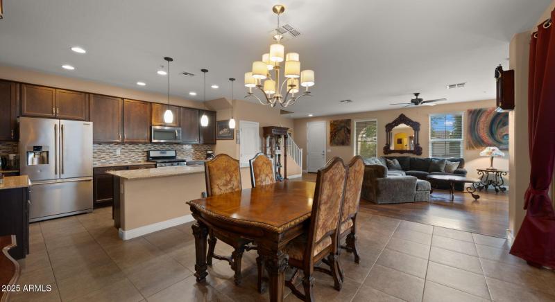 22-web-or-mls-Great Room2