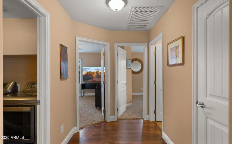 39-web-or-mls-Hallway