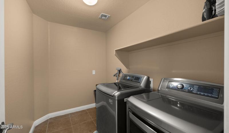 43-web-or-mls-Laundry Room