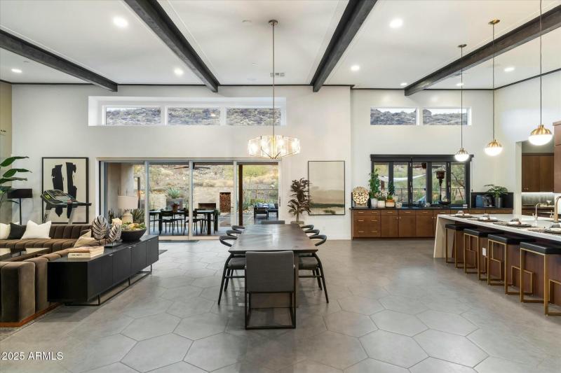 living/dining/kitchen