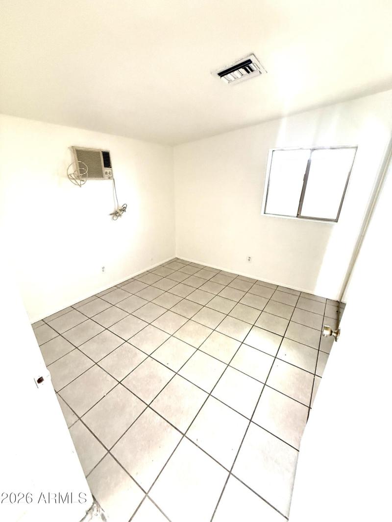 Additionaliving space or den