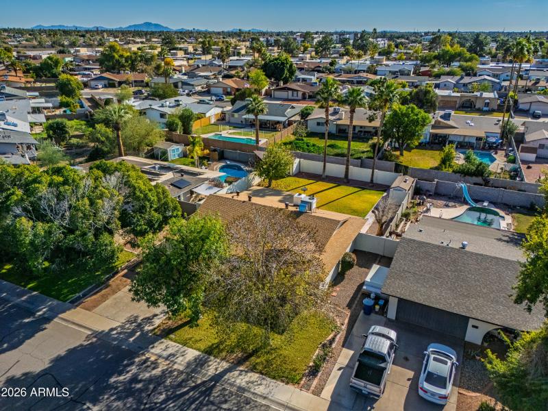 2115 E Greenway Dr-8