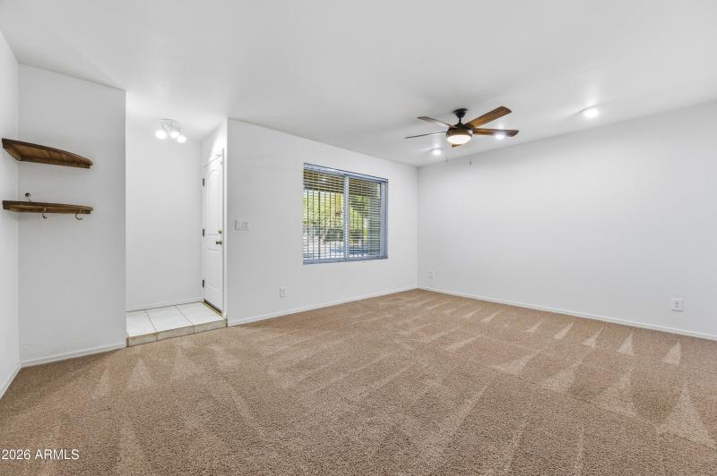 2115 E Greenway Dr-15