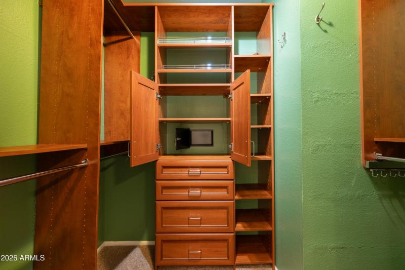 2115 E Greenway Dr-22