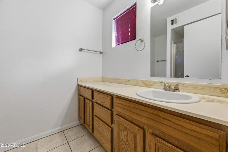 2115 E Greenway Dr-23