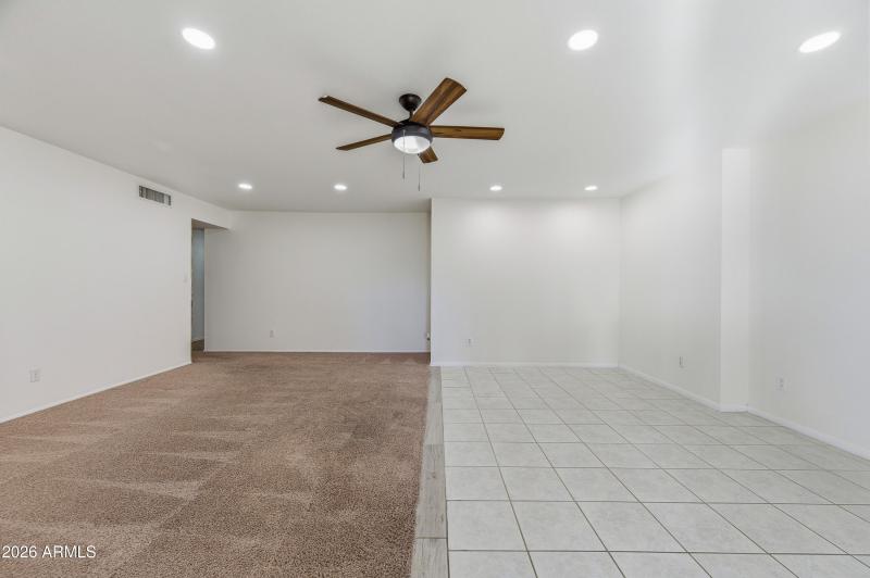 2115 E Greenway Dr-28