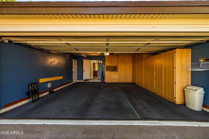 2115 E Greenway Dr-29