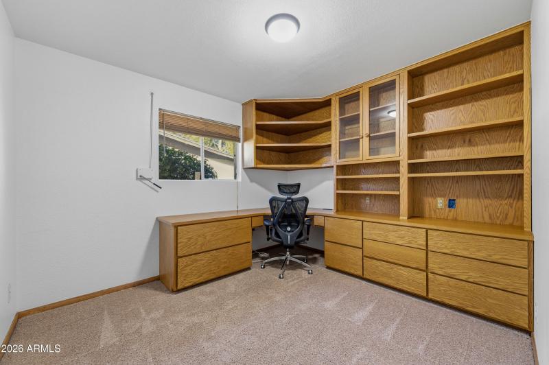 2115 E Greenway Dr-105