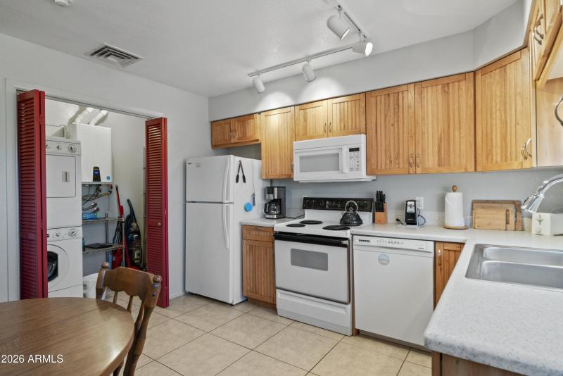 317 Peretz Cir 00015