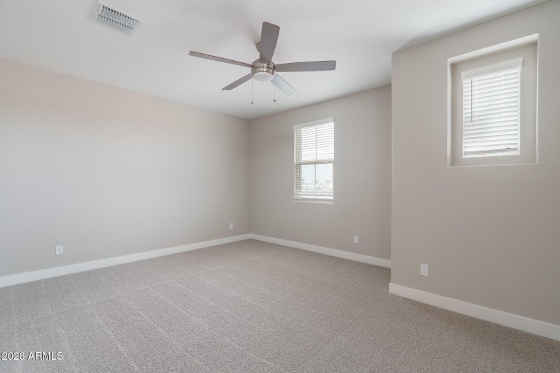 11) PRIMARY BEDROOM UP