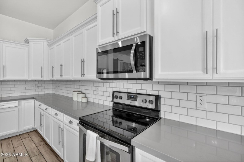 16-web-or-mls-47-S 223rd St