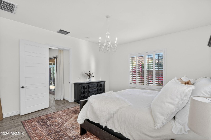 25-web-or-mls-17-S 223rd St