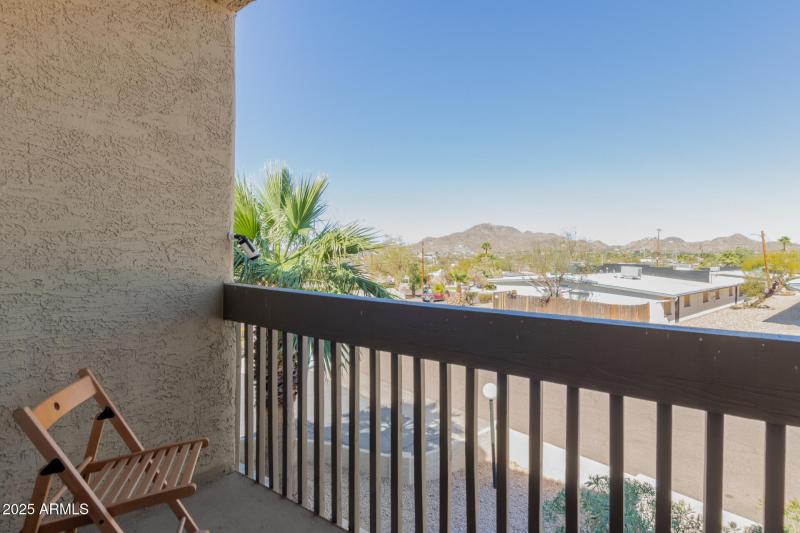 Balcony w/ Mtn Views