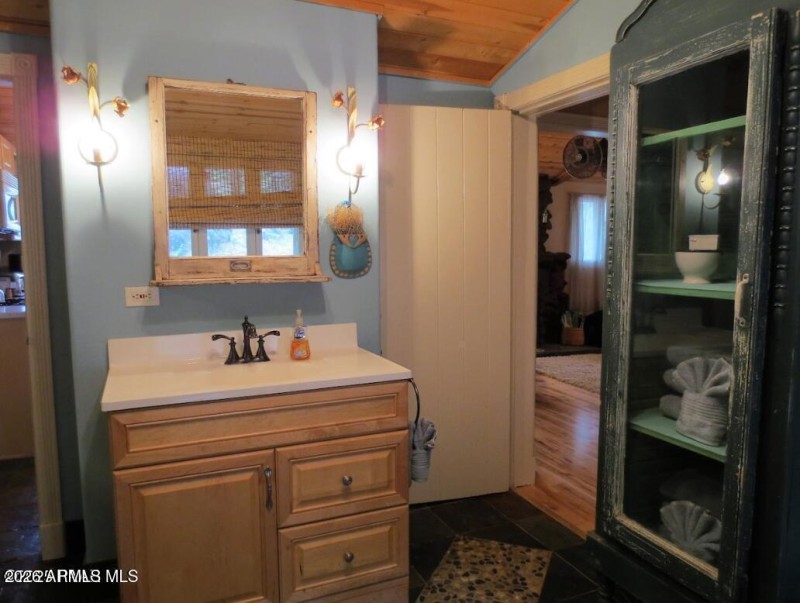 20251120201330160058000000-o