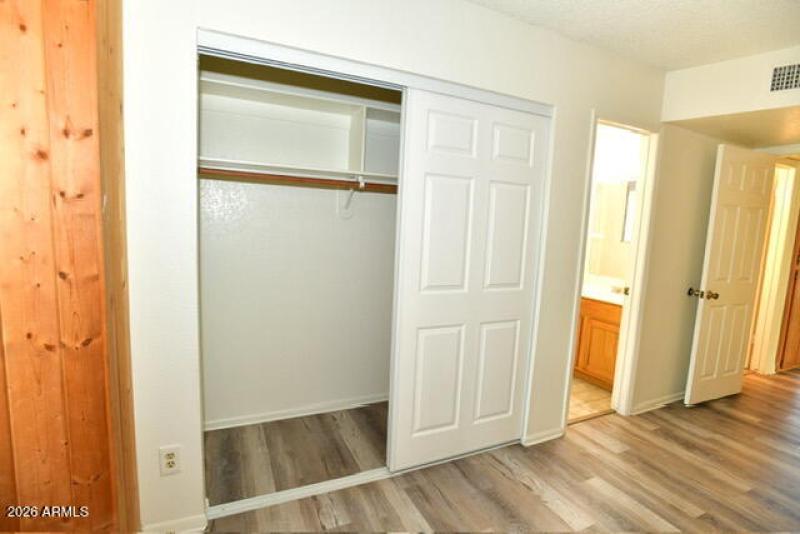 1943 E South Mountain Ave 35