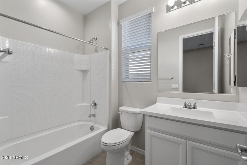 4-web-or-mls-1642 W Hopi Dr-4