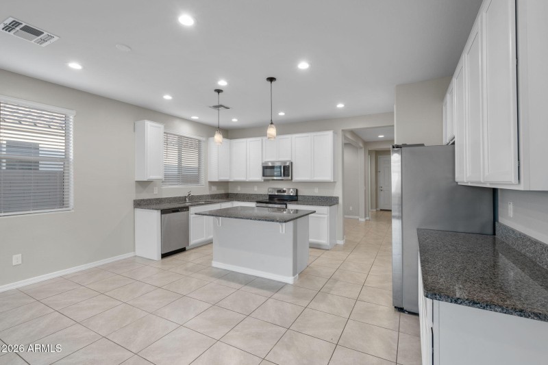 13-web-or-mls-1642 W Hopi Dr-13