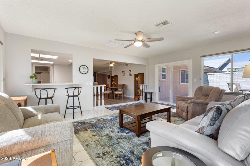 Breakfast bar in AZ room too