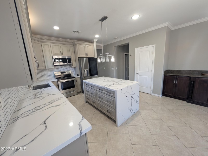 PXL_20260113_213616518