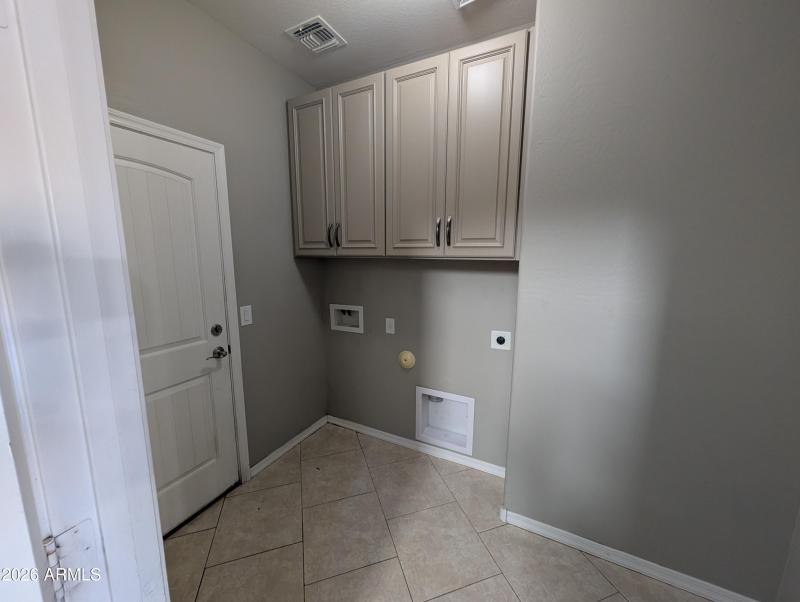 PXL_20260113_213645744