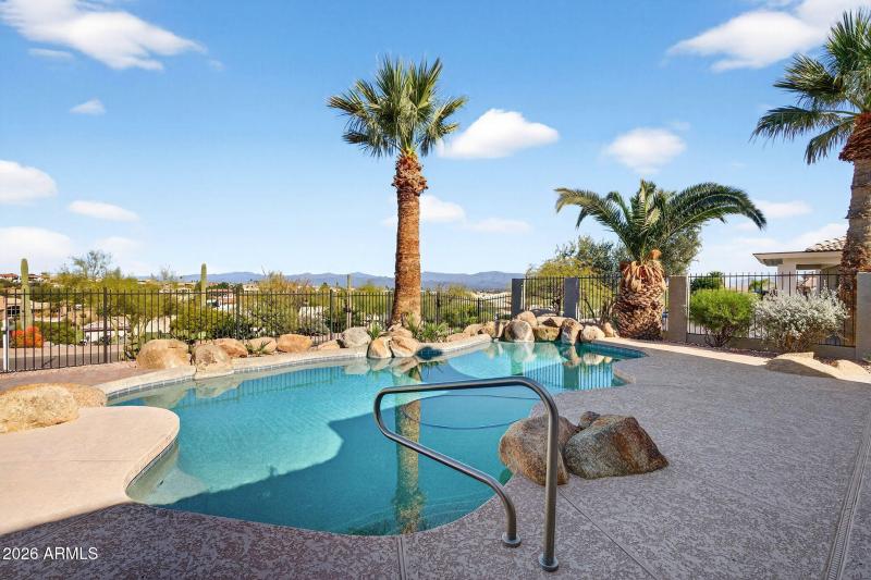 10-web-or-mls-69-E Telegraph Dr