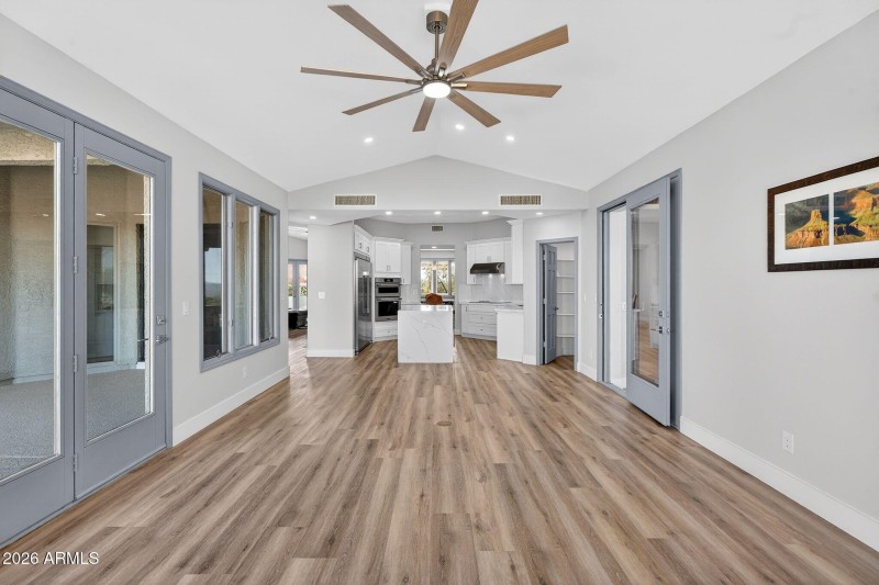 26-web-or-mls-12-E Telegraph Dr