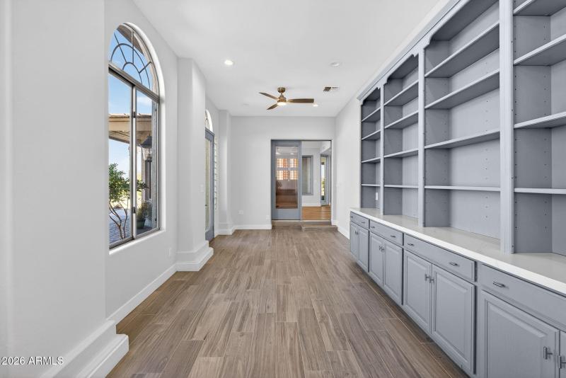 27-web-or-mls-15-E Telegraph Dr