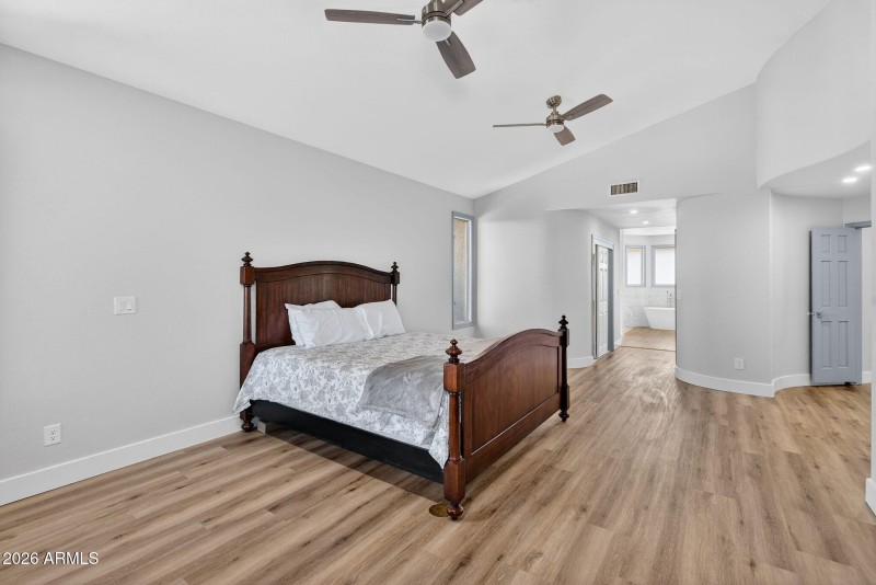 44-web-or-mls-19-E Telegraph Dr