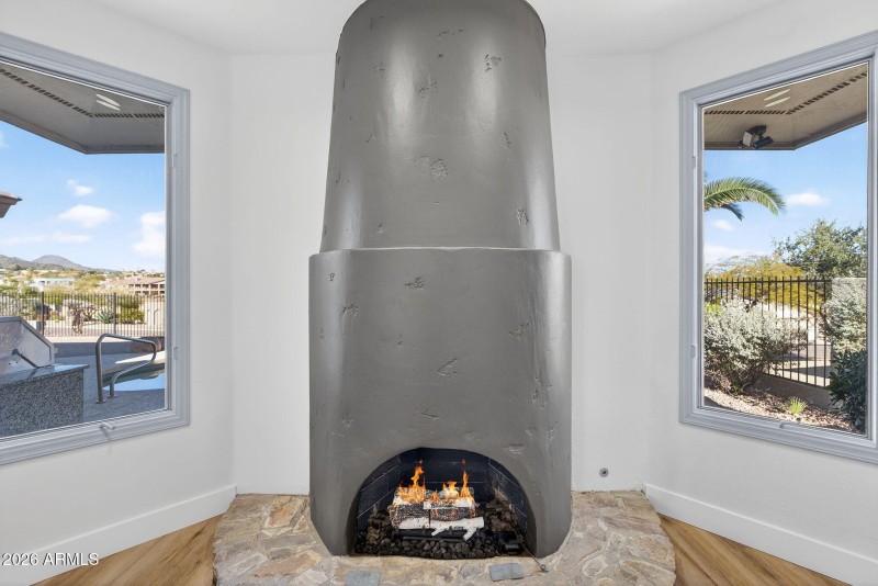 48-web-or-mls-42-E Telegraph Dr