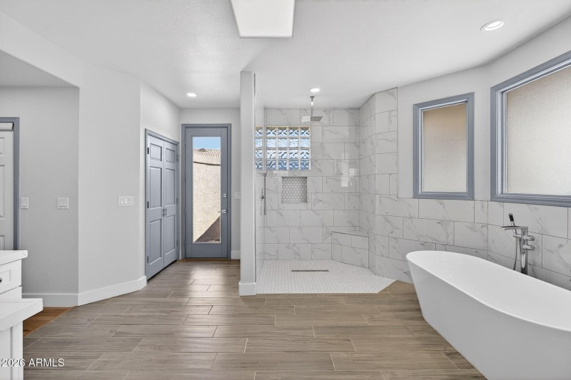 50-web-or-mls-26-E Telegraph Dr