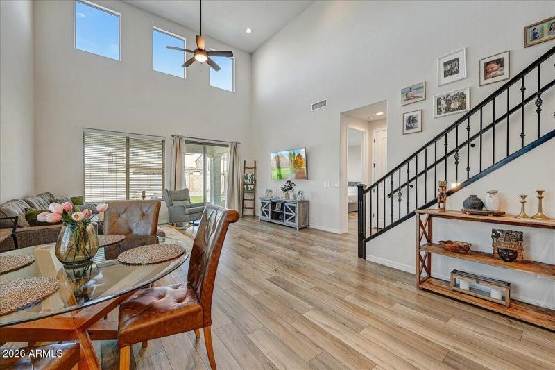 08-Dining To Family Room