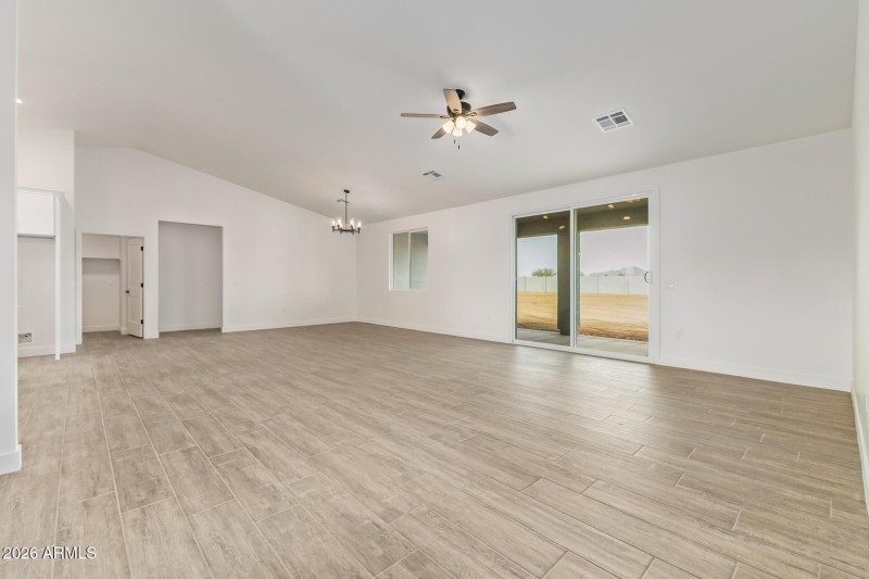 08-Sandstone Mountain