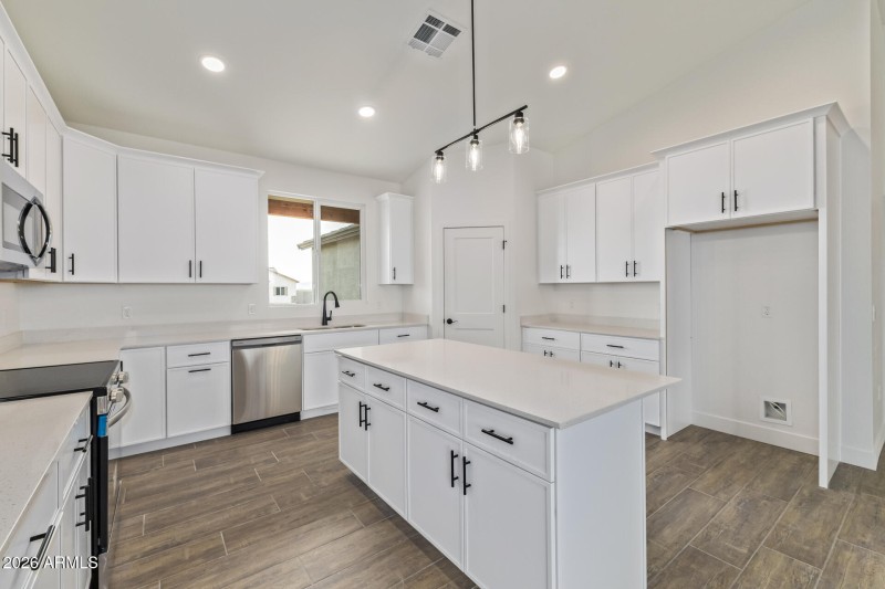 14-Sandstone Mountain