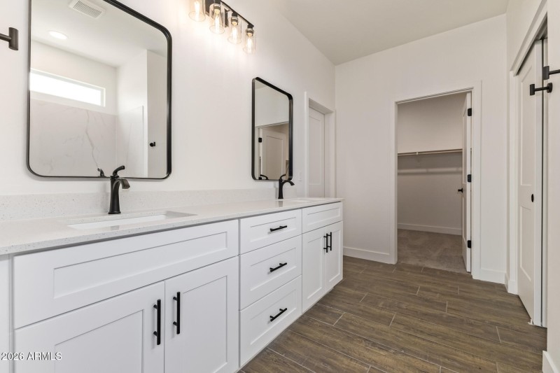 20-Sandstone Mountain