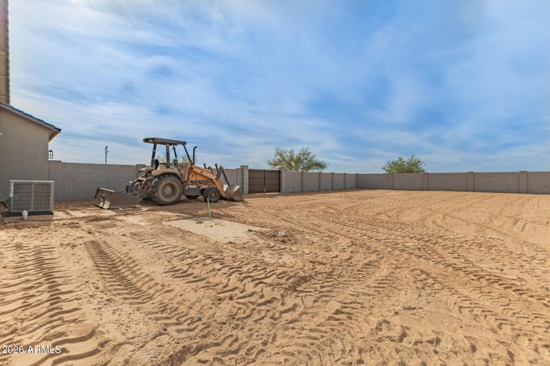 32-Sandstone Mountain