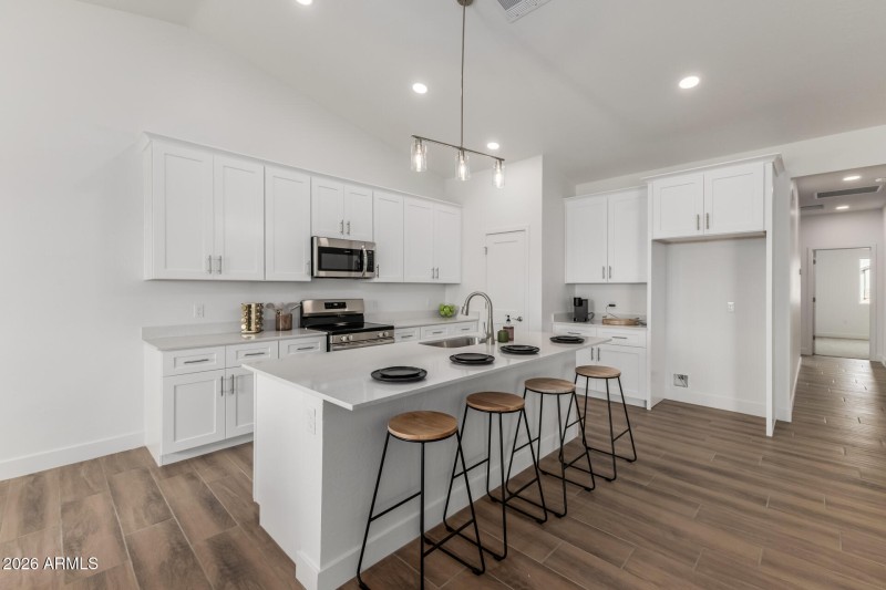 15 Sandstone Mountain