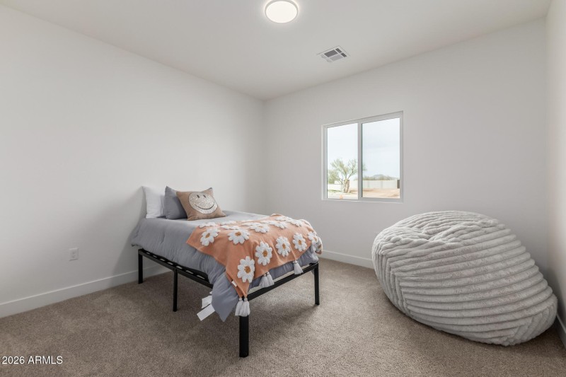 28 Sandstone Mountain