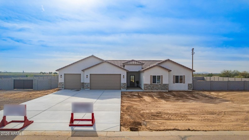 40 Sandstone Mountain