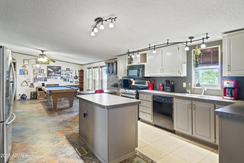 15728 W Prickly Pear00028