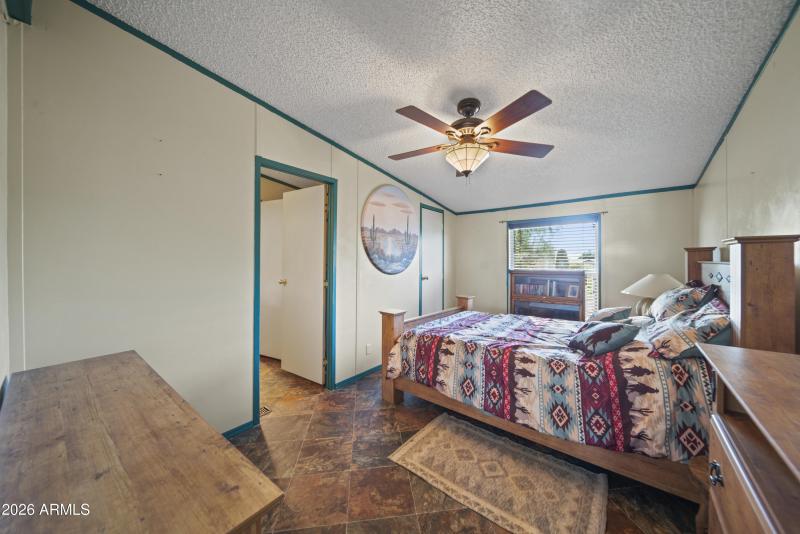 15728 W Prickly Pear00030