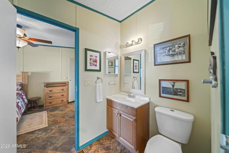 15728 W Prickly Pear00033