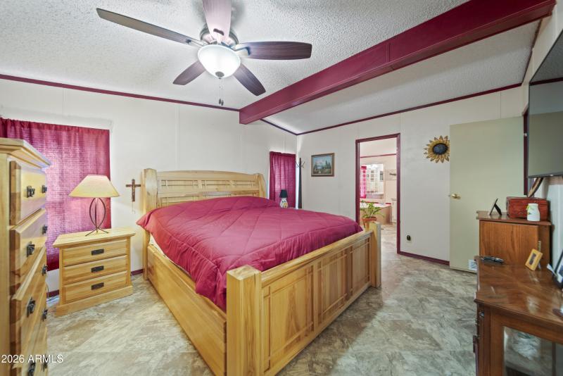 15728 W Prickly Pear00043