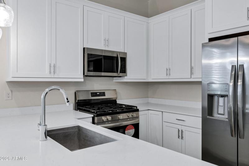 3228 E Saddletree Wy-39