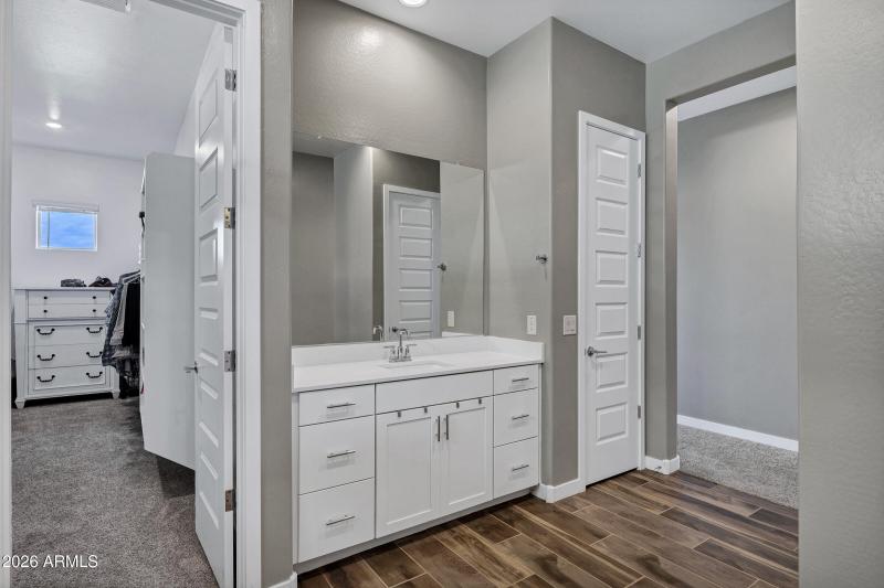 3228 E Saddletree Wy-31