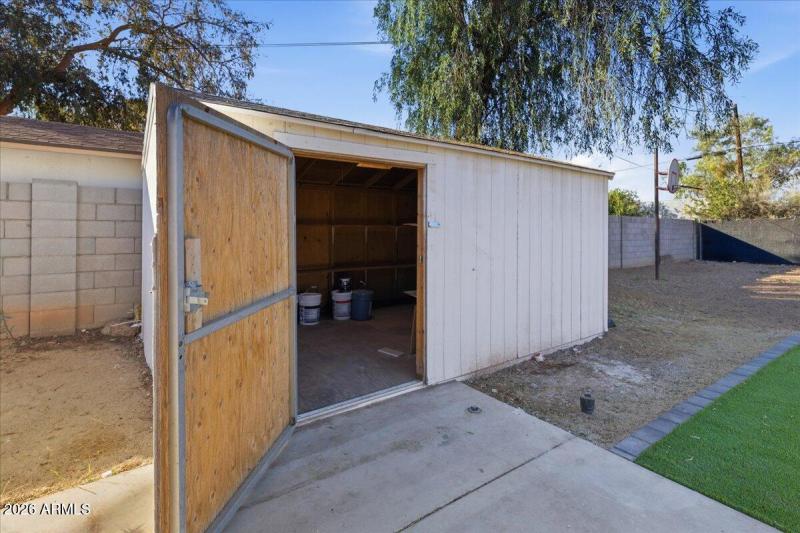 12-4210_N_18th_Ave_57