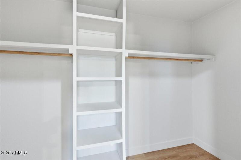 13-4210_N_18th_Ave_56