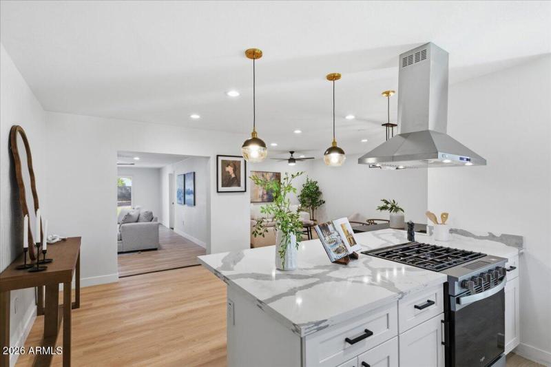 17-4210_N_18th_Ave_52