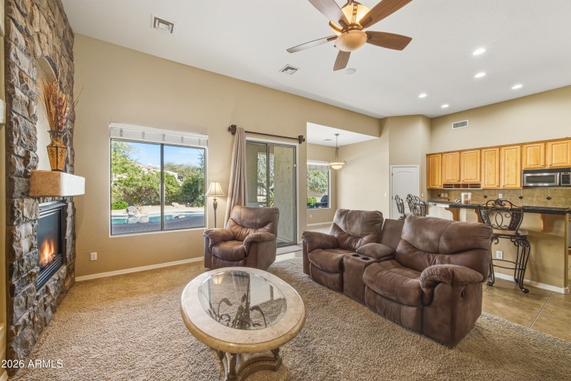 001_DSC_2195_with_fire